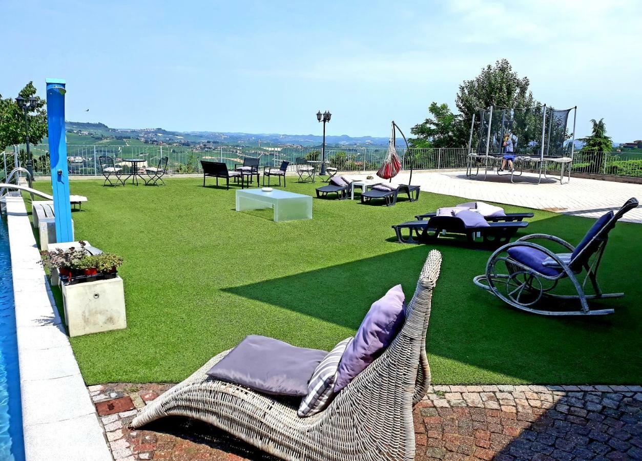 Pensjonat Cascina Roella Monforte dʼAlba Zewnętrze zdjęcie
